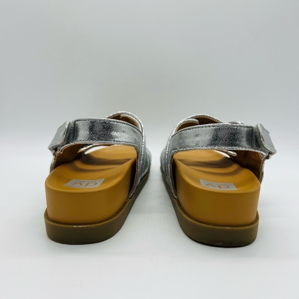 DOLCE VITA WOMEN‘S SHINY SILVER STRAPPY ALAMEDA SANDALS SIZE 8 - Picture 3 of 14